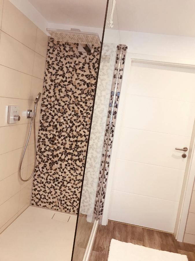 Komfort Ferienwohnung A La Bella 멕헤르니흐 외부 사진